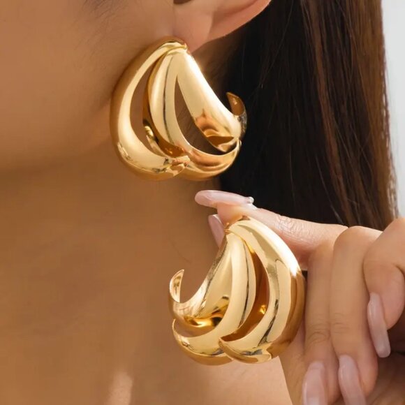 14K Gold Womens Large Twisted Chunky Hoop Earrings Ladies Curved Hoops Jewelry